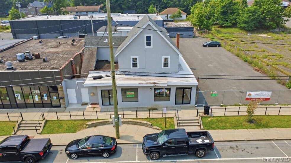 497 Broadway, Monticello, NY à vendre - Photo du bâtiment - Image 2 de 8