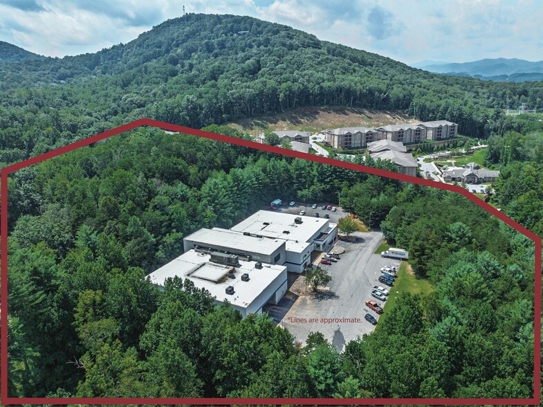 230 Sardis Rd, Asheville, NC à vendre - Photo du bâtiment - Image 3 de 68