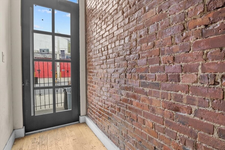 34 Rockaway Ave, Brooklyn, NY for sale - Interior Photo - Image 3 of 13