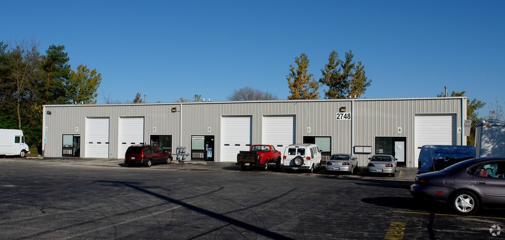2748 Grand Ave, Waukegan, IL à louer - Photo du bâtiment - Image 2 de 2