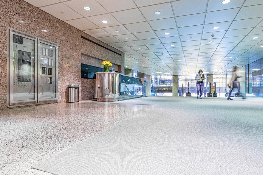 95 Wellington St W, Toronto, ON à louer - Hall d’entrée - Image 2 de 26