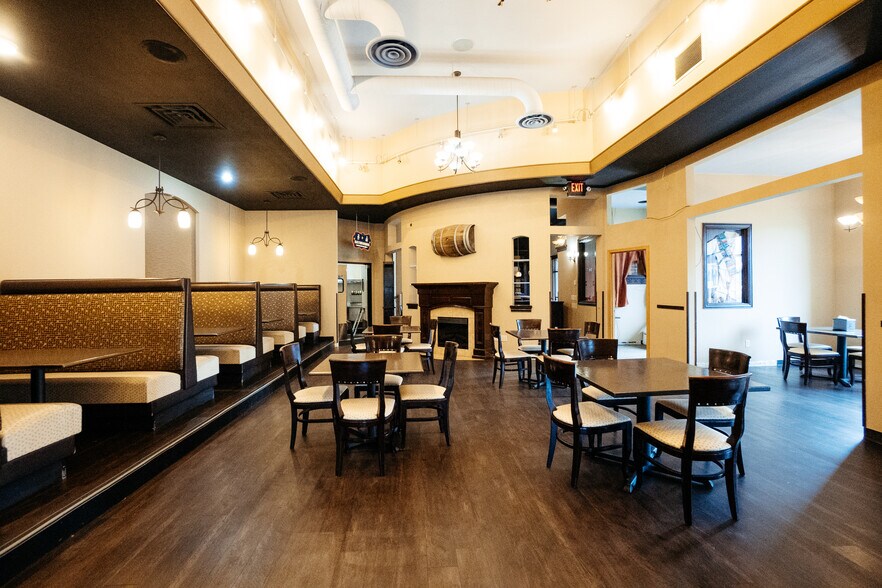 525 N Peters Ave, Fond Du Lac, WI à louer - Photo du bâtiment - Image 3 de 44