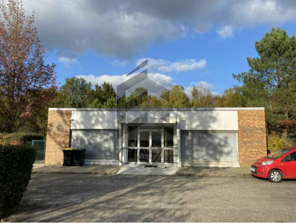 Bureau dans Saint-Jean-d'Illac à louer Photo du bâtiment- Image 1 de 6