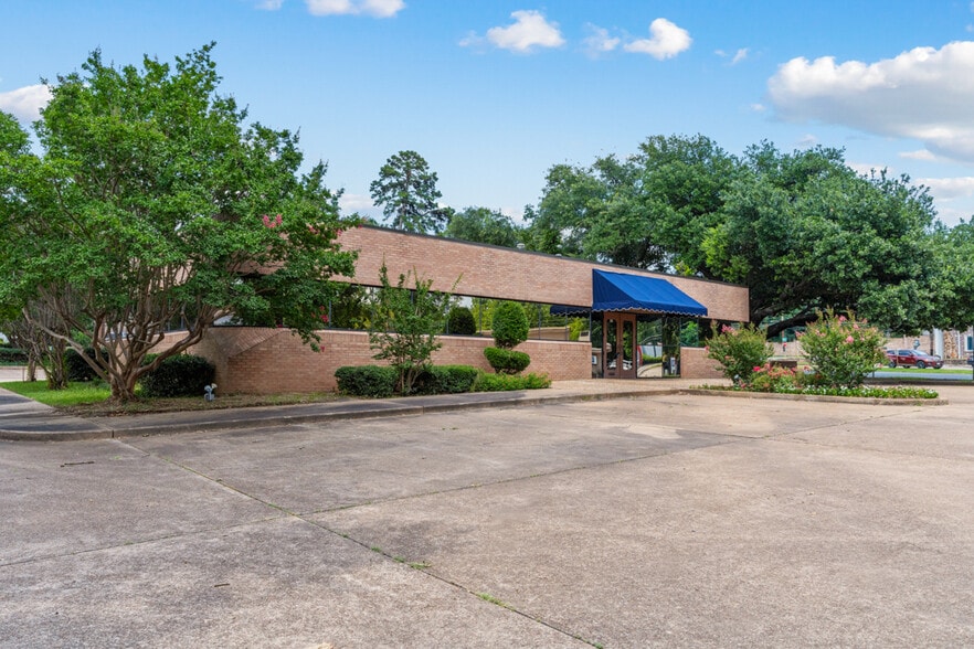 915 Judson Rd, Longview, TX for sale - Building Photo - Image 1 of 54