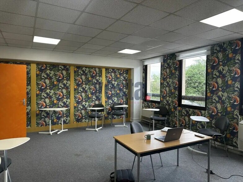 Bureau dans Champagne-au-Mont-d'Or à vendre - Photo intérieure - Image 2 de 7