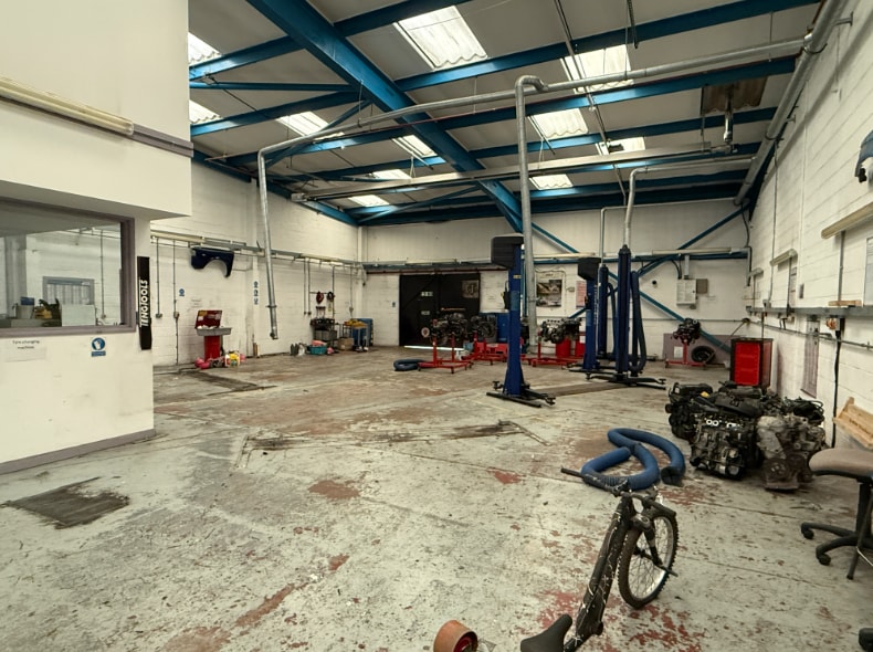 Bradley Ln, Newton Abbot for lease Interior Photo- Image 1 of 9