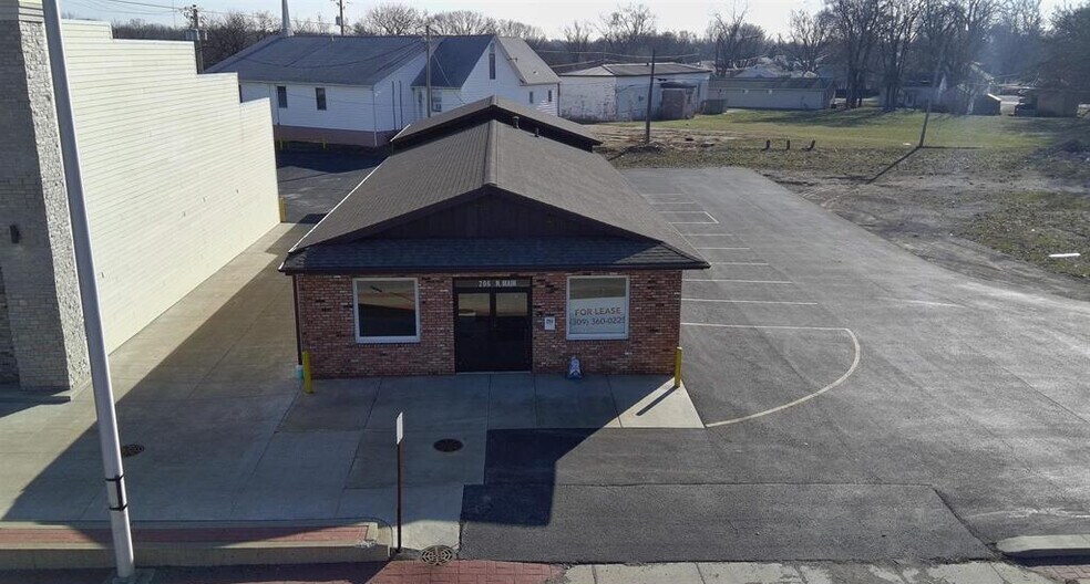 206 N Main St, Creve Coeur, IL à louer - Photo du bâtiment - Image 2 de 16
