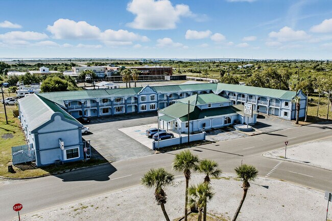 Plus de détails pour 545 N Commercial St, Aransas Pass, TX - Services hôteliers à vendre