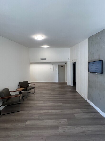 15855-15859 Edna Pl, Irwindale, CA à louer - Photo intérieure - Image 2 de 4