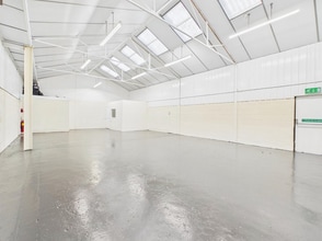 Welland Rd, Worcester for lease Interior Photo- Image 2 of 3