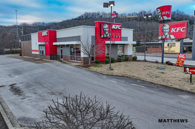 Plus de détails pour 812 Mammoth Cave St, Cave City, KY - Commerce de détail à vendre