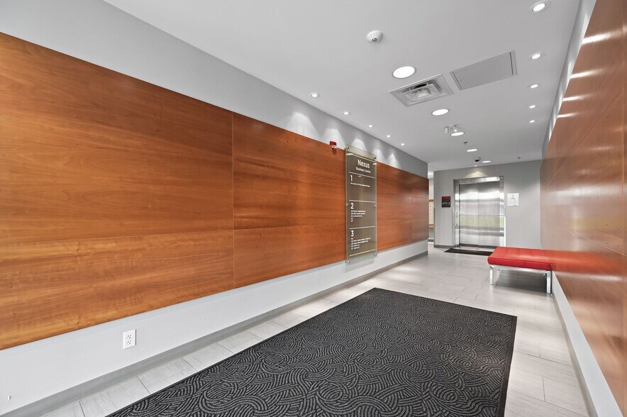 3105-3223 5 Ave NE, Calgary, AB à vendre - Photo du bâtiment - Image 3 de 5
