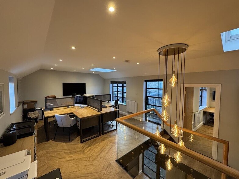 Sheen Ln, Londres à louer - Photo du bâtiment - Image 2 de 11