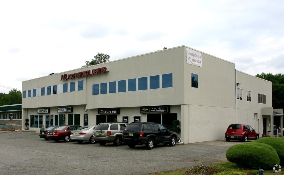 142 Rte 23 N, Pompton Plains, NJ for lease - Building Photo - Image 2 of 5