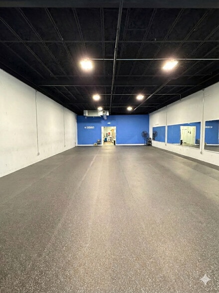 2907-2917 Franklin Ave, Waco, TX for lease - Interior Photo - Image 2 of 9