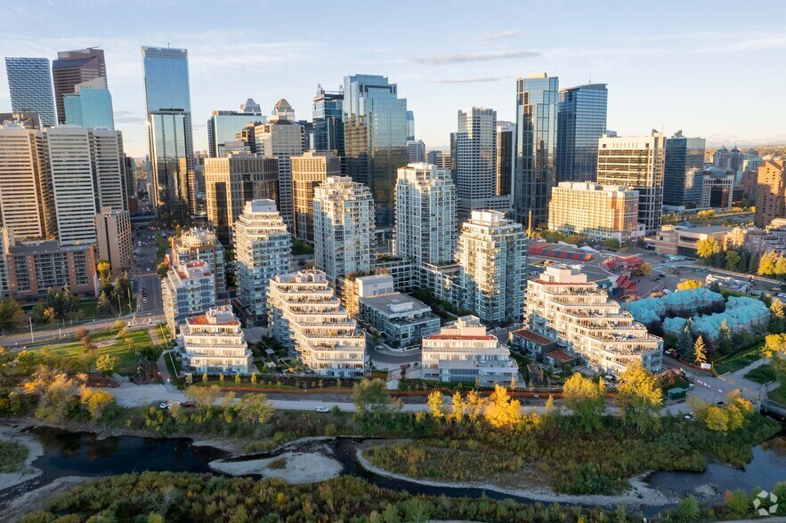 200-222nd Riverfront Ave SW, Calgary, AB à louer - Aérien - Image 3 de 7