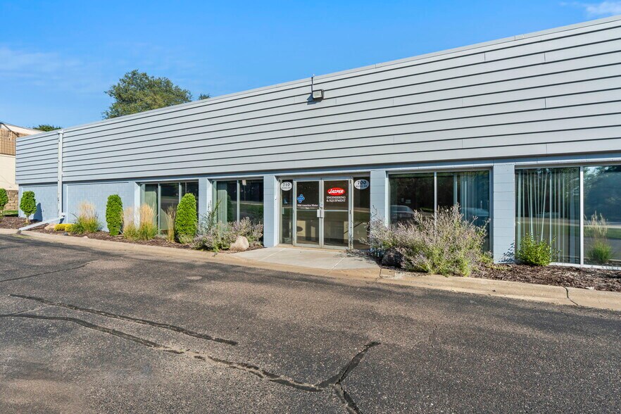 700-710 Hamel Rd, Hamel, MN à louer - Photo du bâtiment - Image 2 de 25