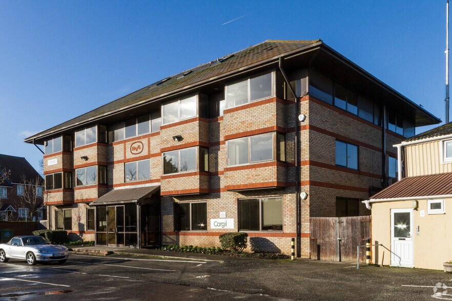 SVT Maldon portefeuille de 2 propriétés à vendre sur LoopNet.ca - Photo principale - Image 2 de 7