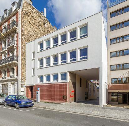 Office in Ivry-sur-Seine for lease Building Photo- Image 1 of 5