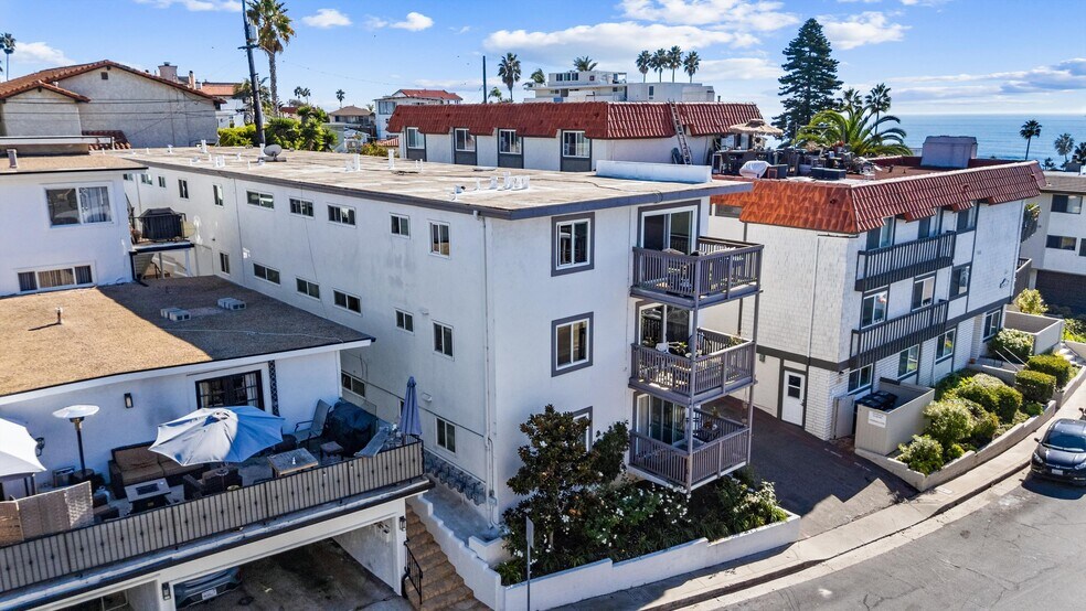 313 Acebo Ln, San Clemente, CA à vendre - Photo du bâtiment - Image 2 de 17