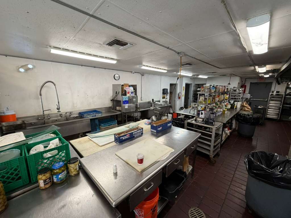 7039-7051 SW 47th St, Miami, FL 33155 - Unité 7049-23 - - Photo intérieure - Image 2 of 2