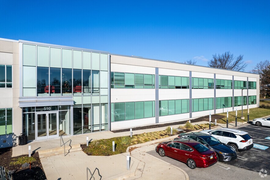 510 E Township Line Rd, Blue Bell, PA à louer - Photo du bâtiment - Image 3 de 10