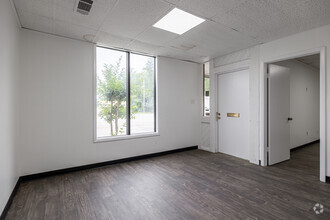 3520 W 69th St, Little Rock, AR for lease Interior Photo- Image 1 of 3