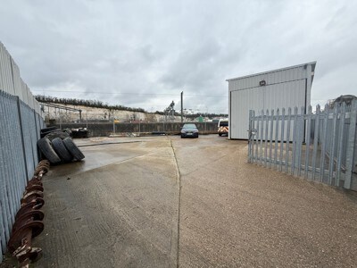 Lower Rd, Northfleet à louer Photo du bâtiment- Image 1 de 3