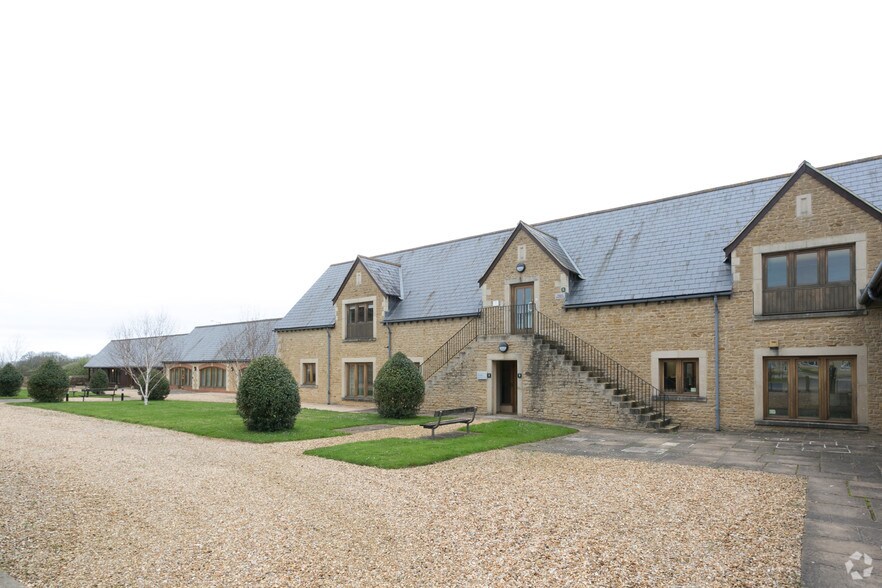 6-11 Forest Gate, Chippenham à louer - Photo principale - Image 1 de 2