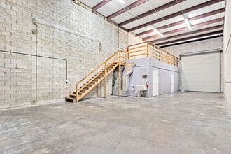 7949 Atlantic Blvd, Jacksonville, FL à louer Photo intérieure- Image 2 de 7