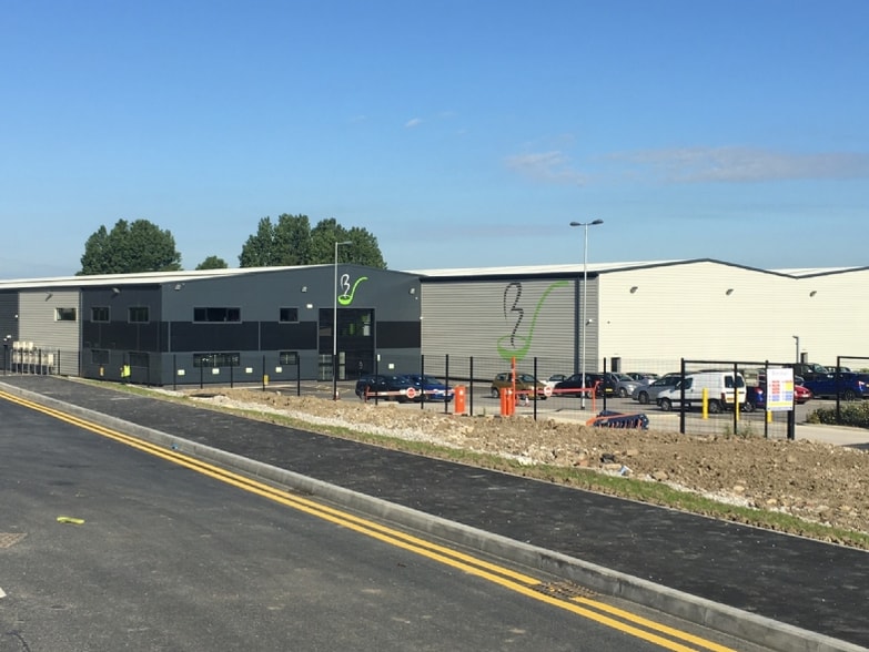 184 Printers Fold, Burnley for lease - Building Photo - Image 2 of 6