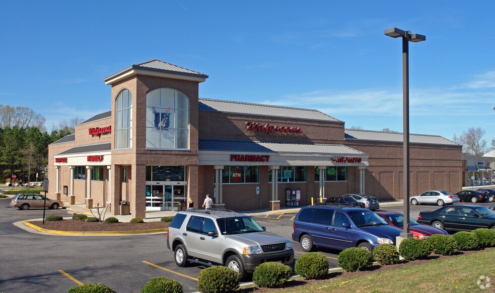 6851 Temie Lee Pky, Midlothian, VA for sale - Primary Photo - Image 1 of 1