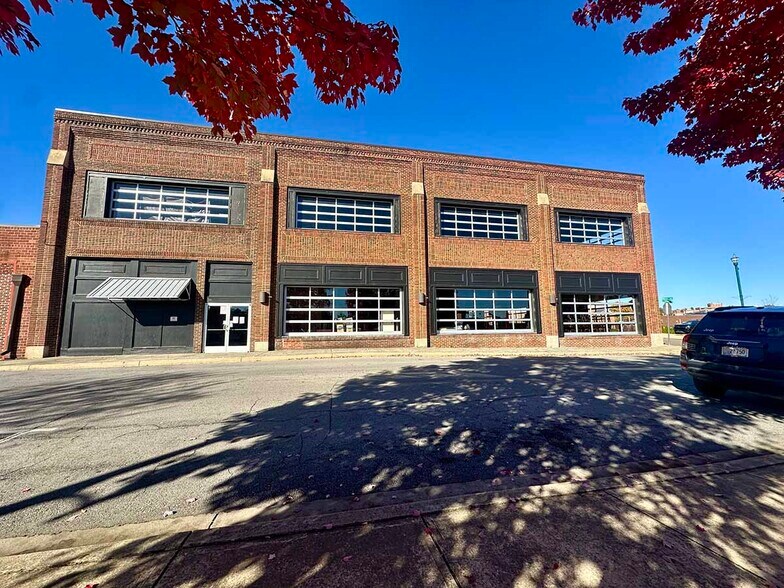 71 Wilson Ave, Johnson City, TN à louer - Photo du bâtiment - Image 3 de 4