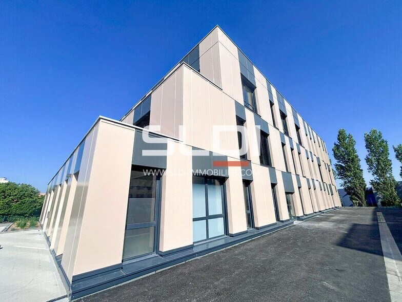 70 Allée Du Levant, La Tour-de-Salvagny à vendre - Photo du bâtiment - Image 3 de 6
