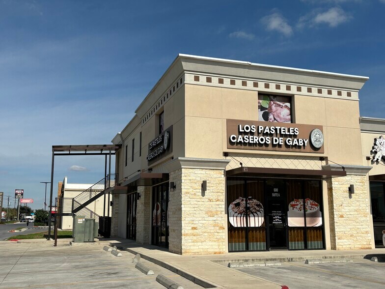600 N Shary Rd, Mission, TX à louer - Photo du bâtiment - Image 1 de 29