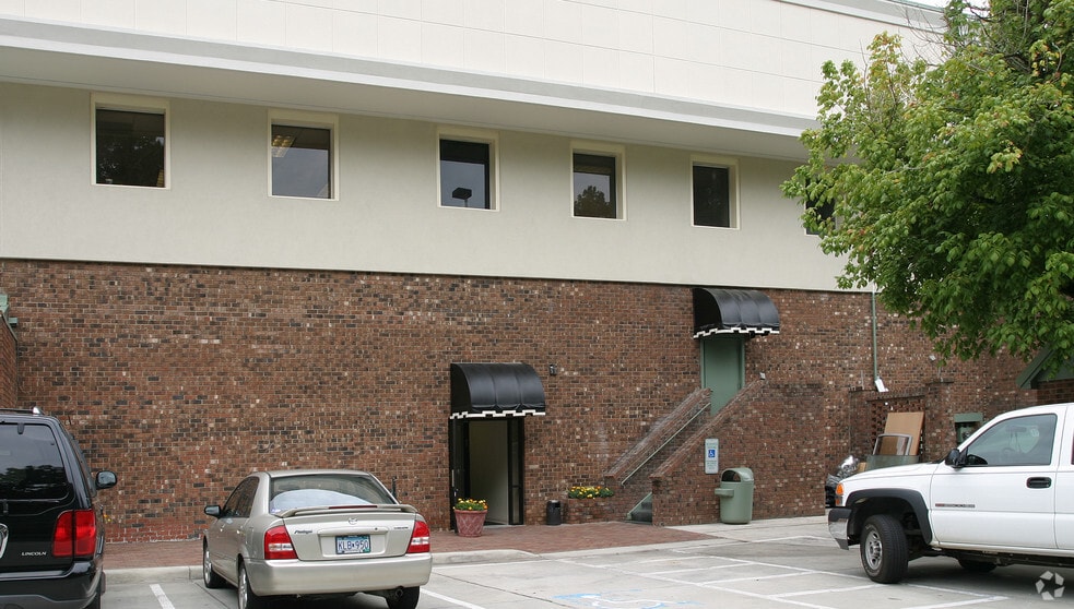 5029 Falls of Neuse Rd, Raleigh, NC for lease - Building Photo - Image 3 of 19