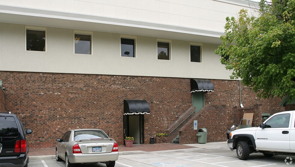 5029 Falls of Neuse Rd, Raleigh, NC à louer - Photo du bâtiment - Image 3 de 19