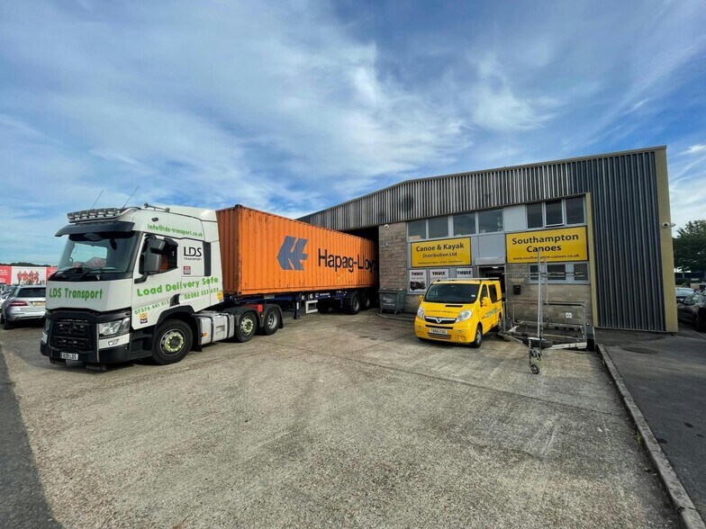 10 Eddystone Rd, Totton à louer - Photo du bâtiment - Image 2 de 2