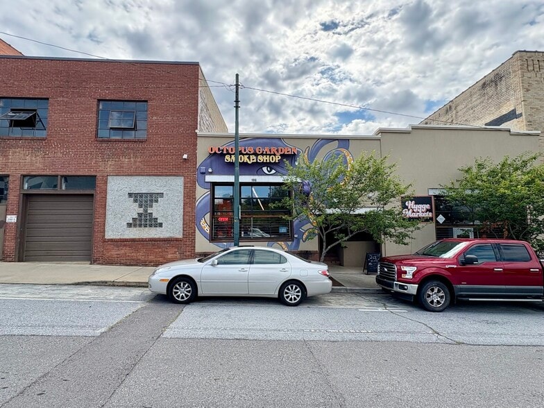 186 Coxe Ave, Asheville, NC à louer - Photo intérieure - Image 2 de 22