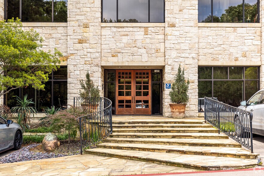 2600 Eldorado Pky, McKinney, TX à louer - Photo du bâtiment - Image 3 de 5