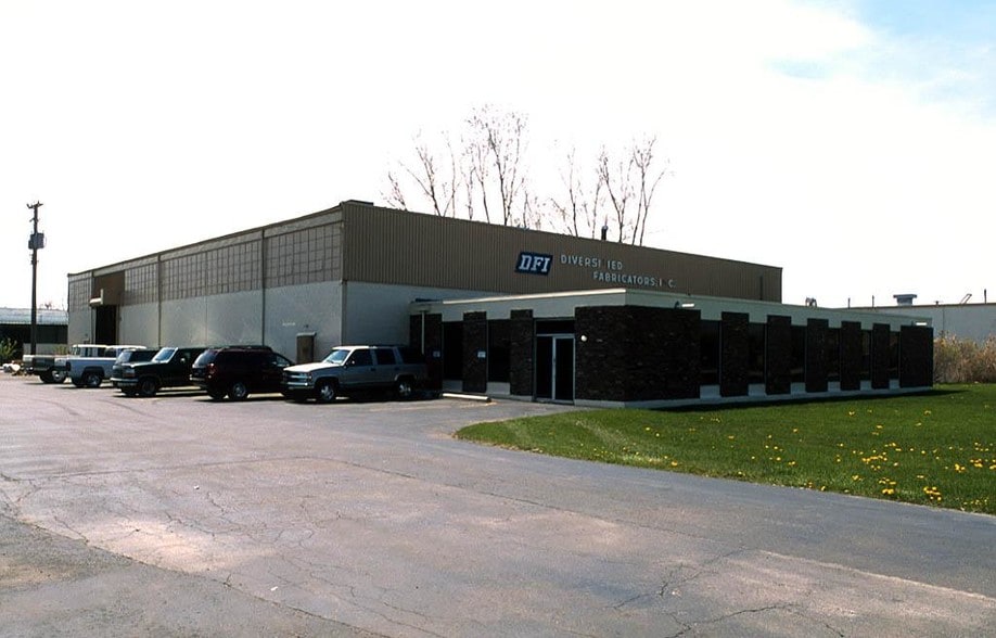 17640 15 Mile Rd, Fraser, MI for sale - Building Photo - Image 2 of 3