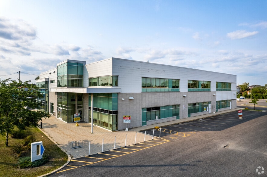 4025 Boul Taschereau, Longueuil, QC à louer - Photo principale - Image 1 de 4