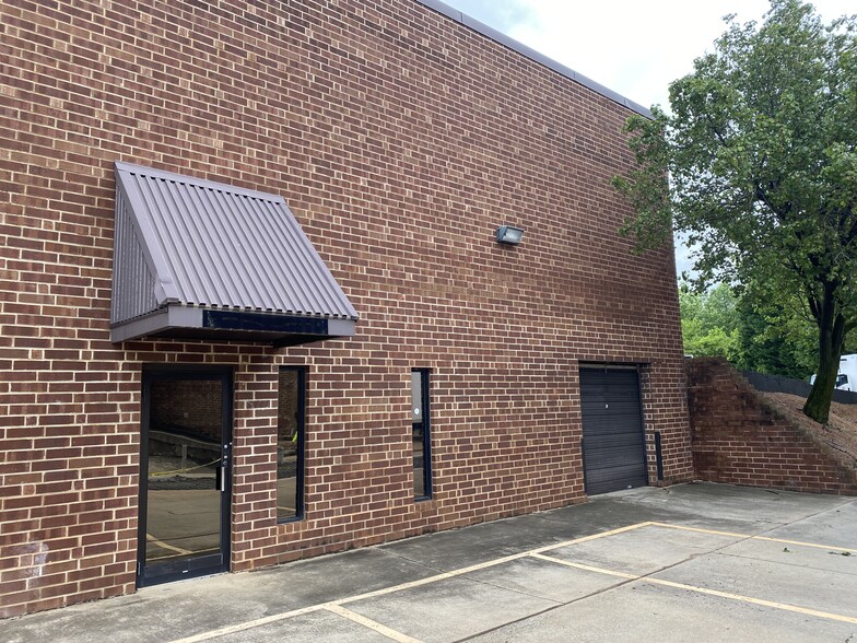 578 Griffith Rd, Charlotte, NC for sale - Building Photo - Image 1 of 1