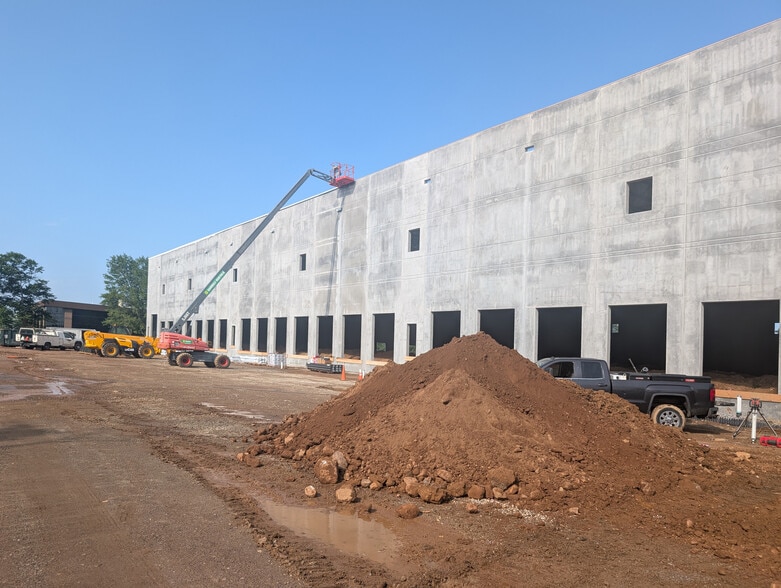 249 Pomeroy Rd, Parsippany, NJ for lease - Building Photo - Image 2 of 6