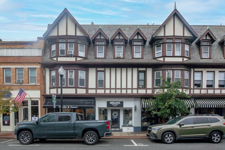 The Ridgewood & Broad Portfolio portfolio of 3 properties for sale on LoopNet.ca - Building Photo - Image 3 of 10