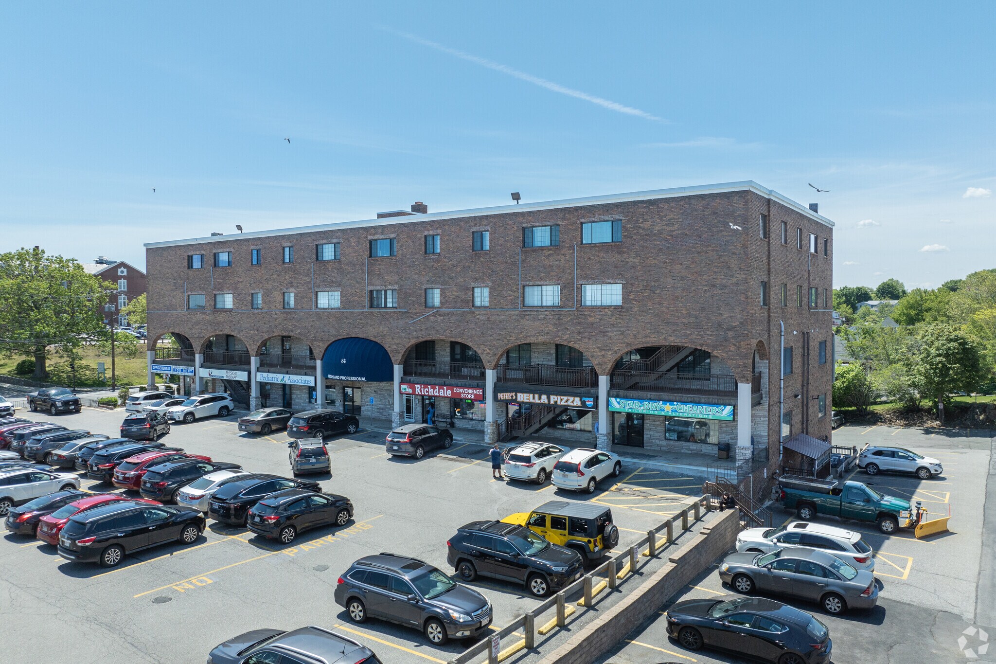 84 Highland Ave, Salem, MA à louer Photo principale- Image 1 de 25