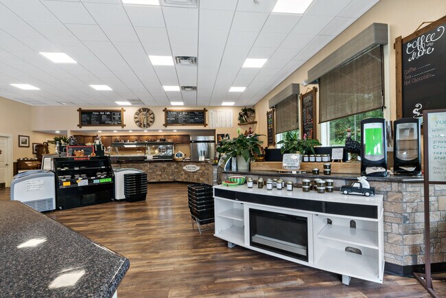 More details for 499 State Rd, Plymouth, MA - Retail for Sale