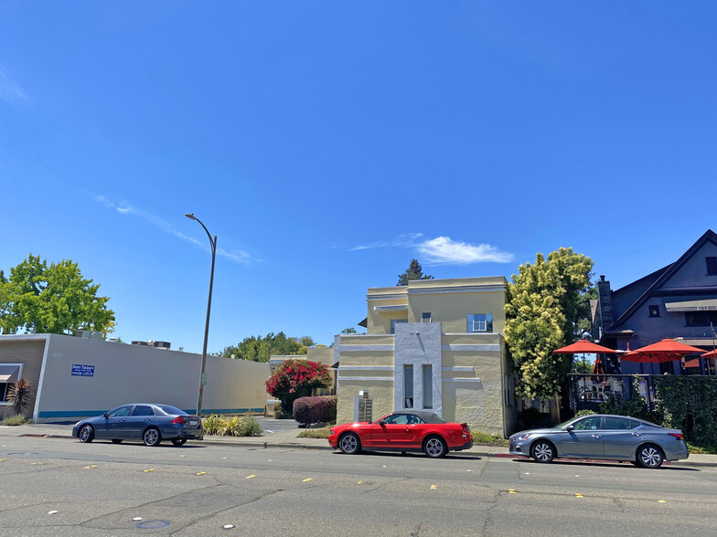 1049 4th St, Santa Rosa, CA à louer - Photo du bâtiment - Image 2 de 6