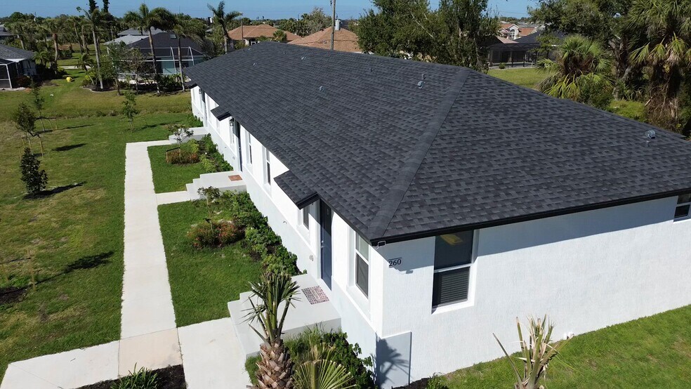 260 Rotonda Blvd W, Rotonda West, FL à vendre - Vidéo sur l’inscription commerciale - Image 2 de 31