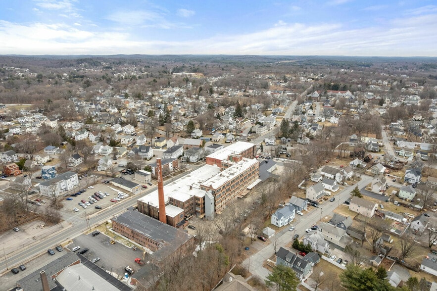 81 Apsley St, Hudson, MA for sale - Building Photo - Image 2 of 11